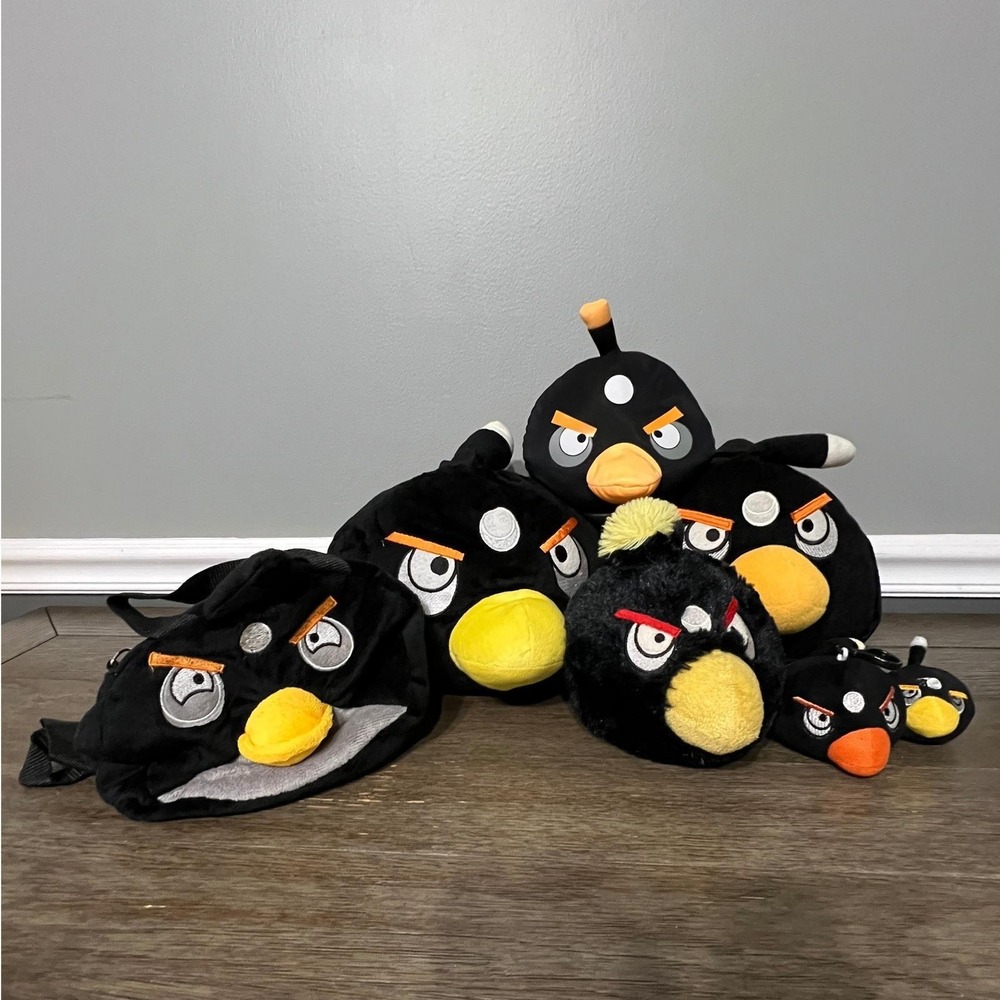 Angry Birds Plush Lot Black Bomb Bird Push Backpack and Clips‎